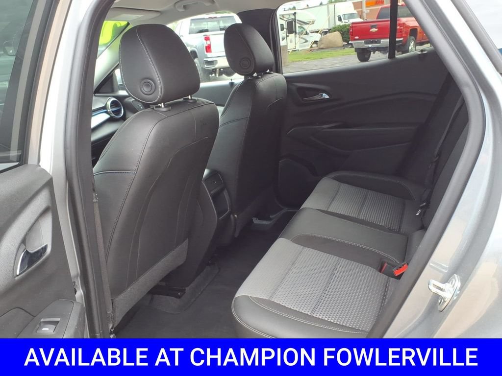 Used 2025 Chevrolet Trax LT FWD image 13