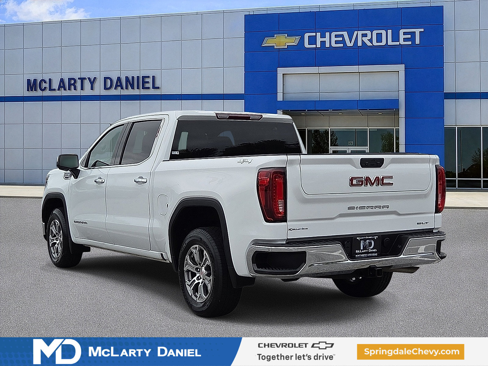 Certified 2025 GMC Sierra 1500 SLT AWD/4WD image 4