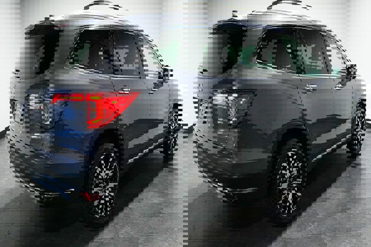 Used 2019 Honda Pilot Touring image 5