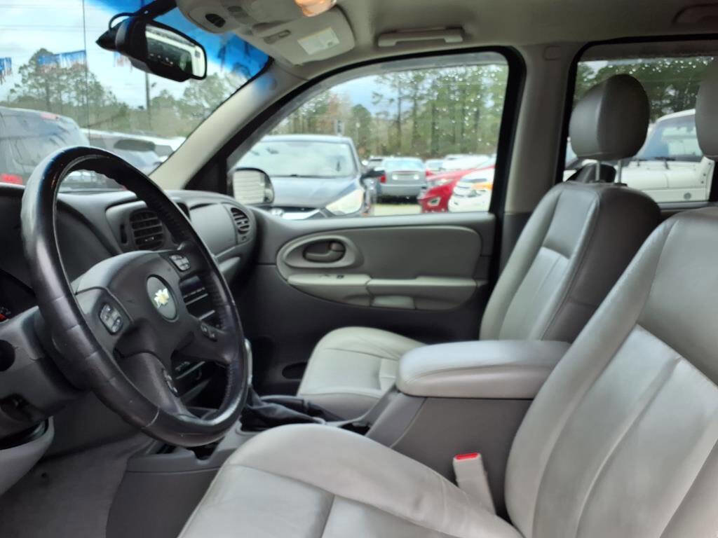 Used 2008 Chevrolet TrailBlazer LT w/ Cargo Convenience Package image 5