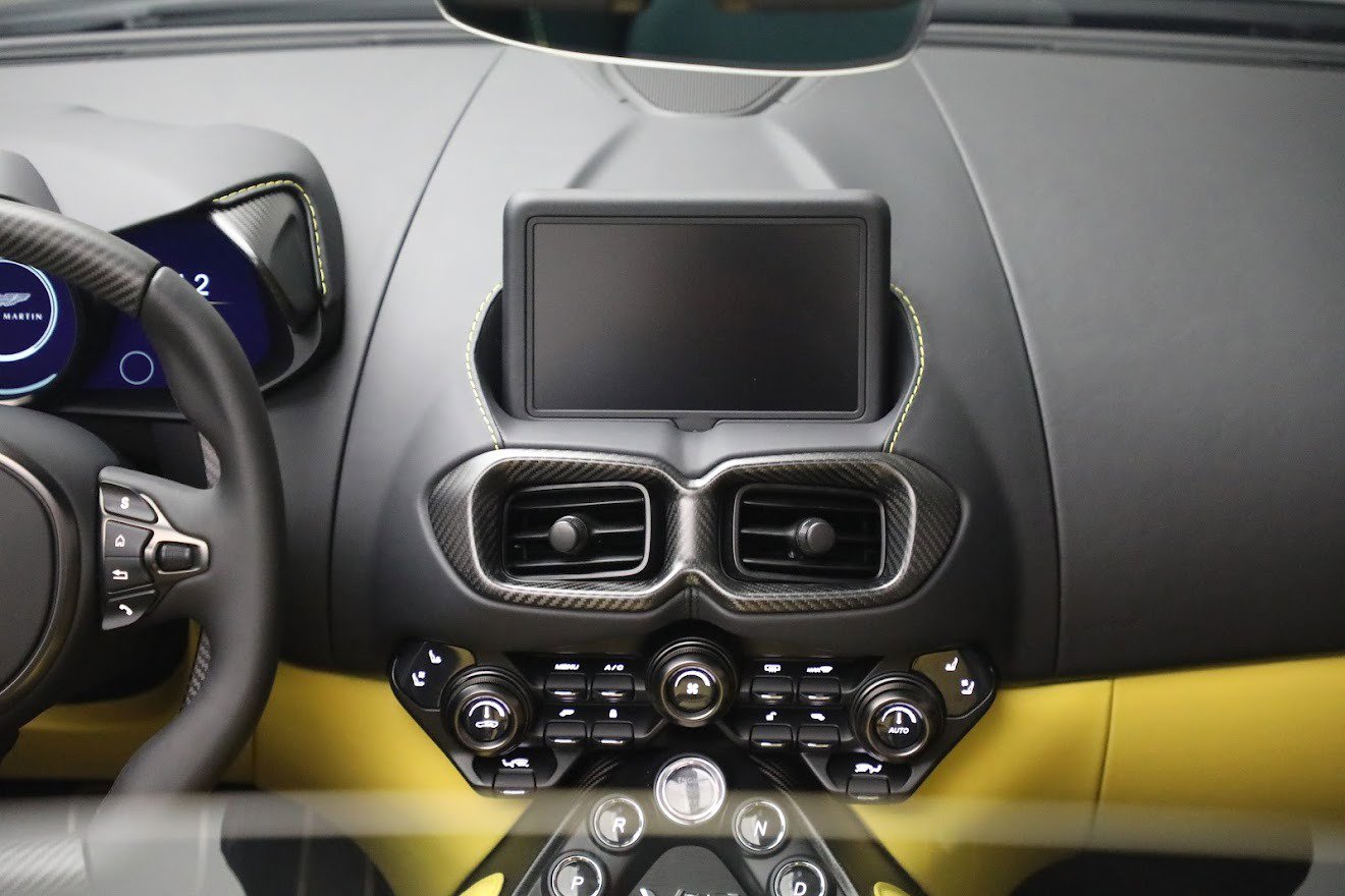 Used 2023 Aston Martin V12 Vantage Roadster image 24