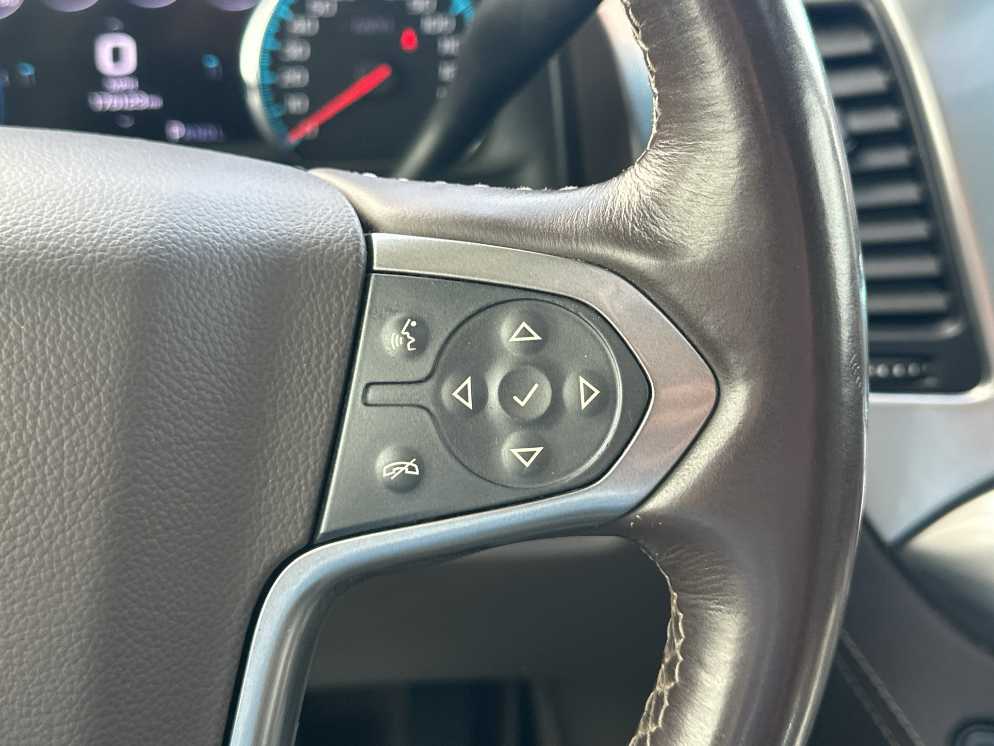 Used 2017 Chevrolet Suburban Premier AWD/4WD image 14
