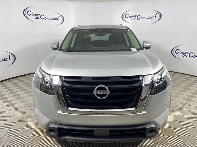 Used 2025 Nissan Pathfinder SV FWD image 10
