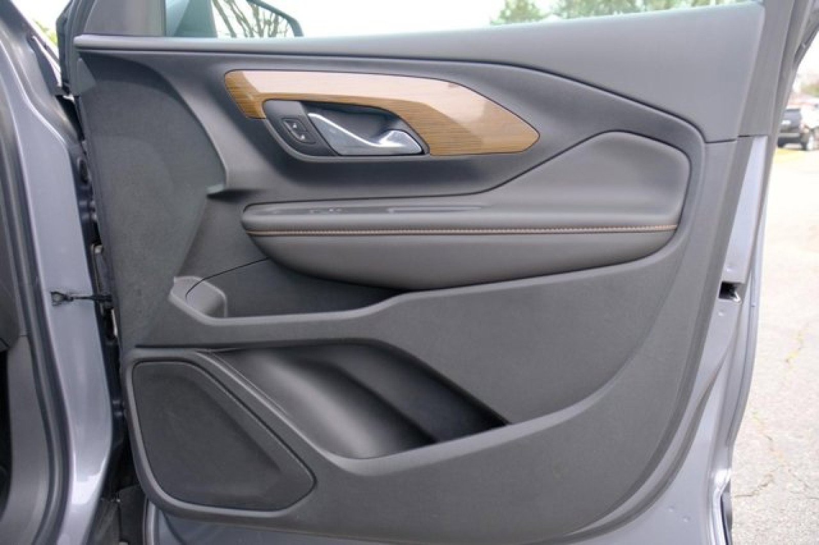 Used 2020 GMC Terrain SLE w/ Driver Convenience Package image 18