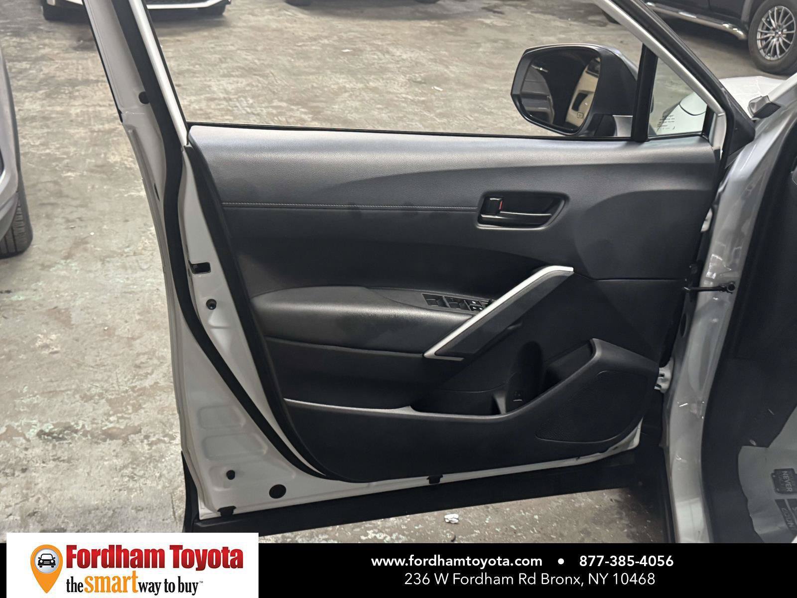 Used 2024 Toyota Corolla Cross AWD Hybrid image 15
