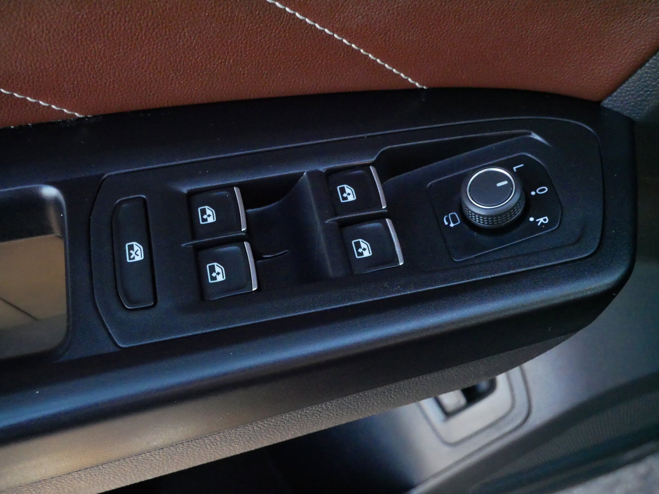 Certified 2021 Volkswagen Atlas SEL Premium image 19