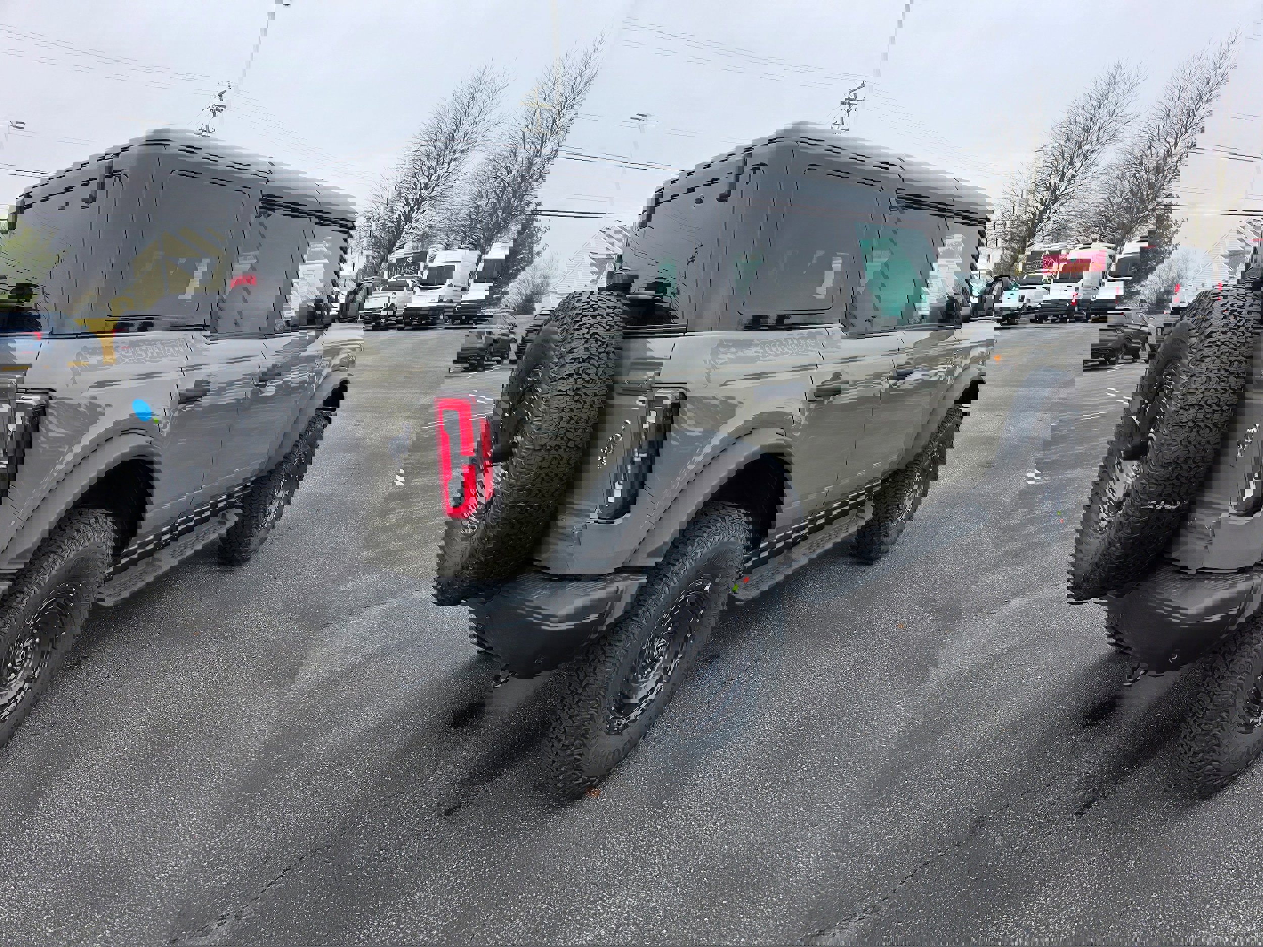 New 2025 Ford Bronco Badlands image 12