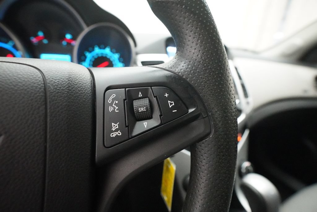 Used 2015 Chevrolet Cruze LT FWD image 18