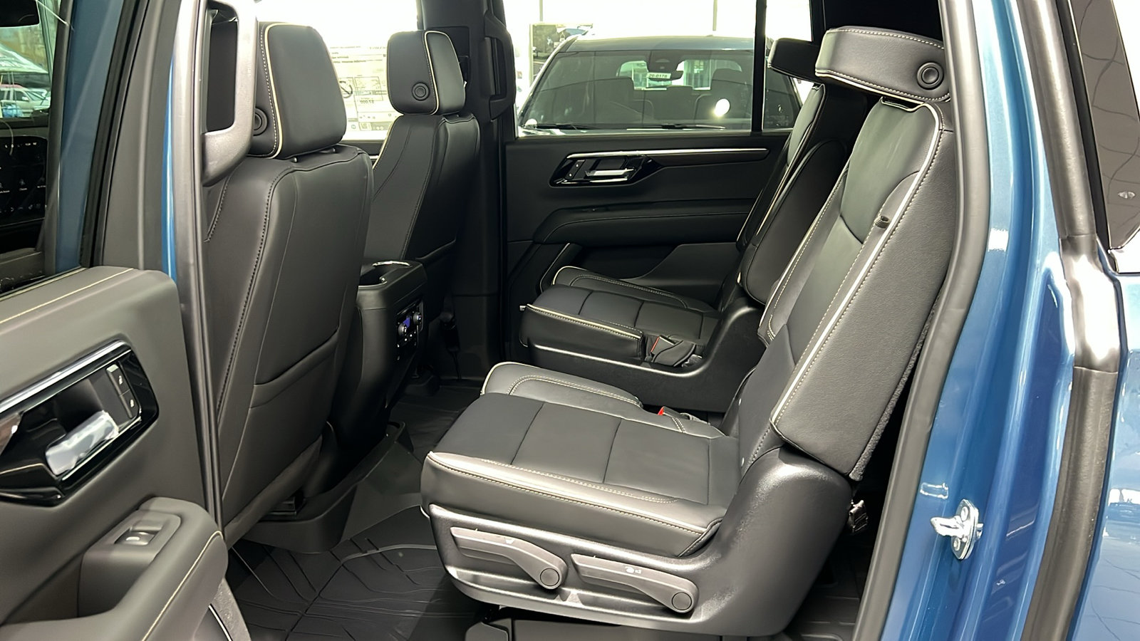 New 2026 Chevrolet Suburban Premier w/ Sun And Tow Package AWD/4WD image 13