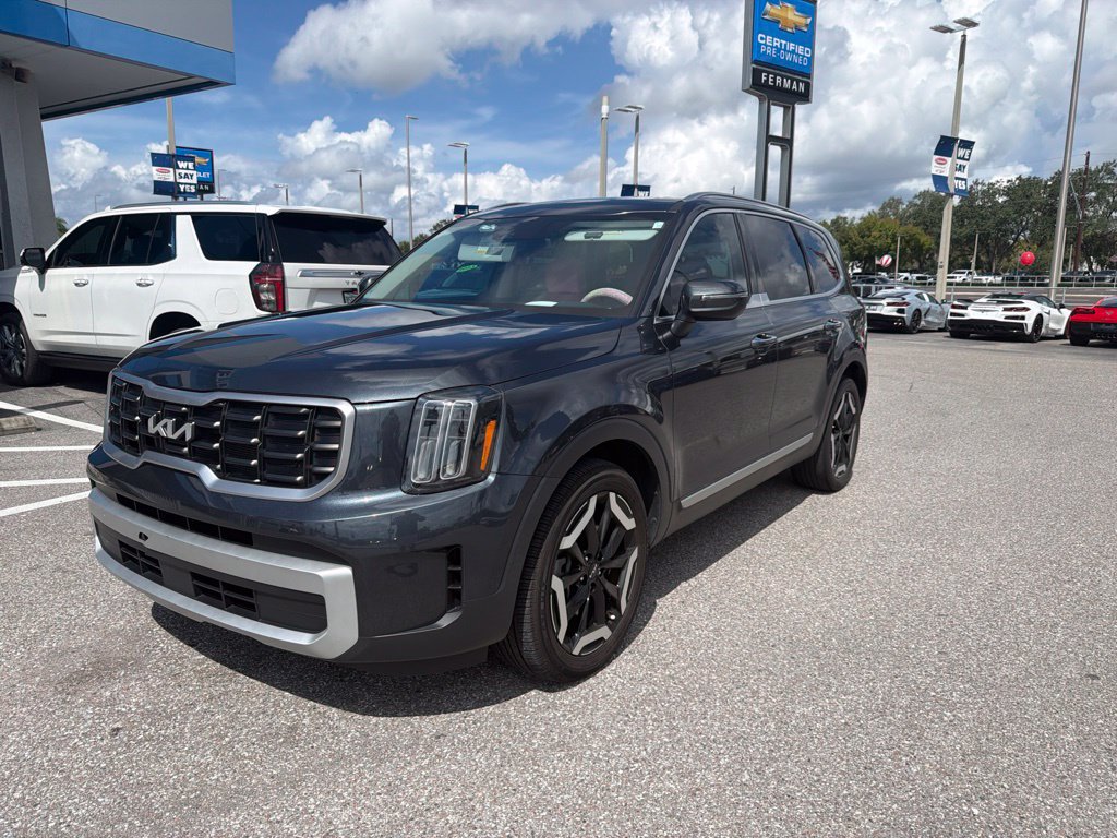 Used 2024 Kia Telluride S w/ S Sunroof Package