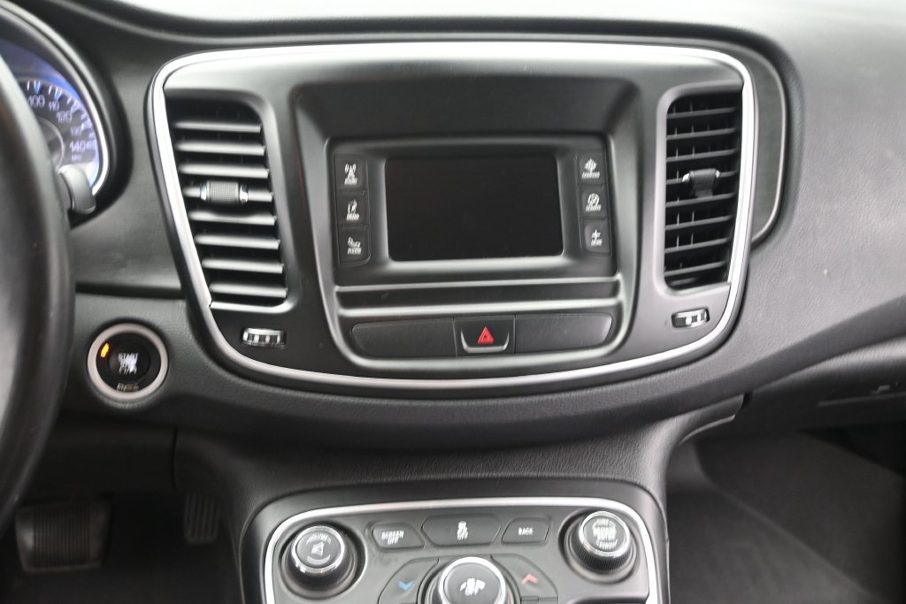 Used 2015 Chrysler 200 Limited w/ Convenience Group FWD image 37