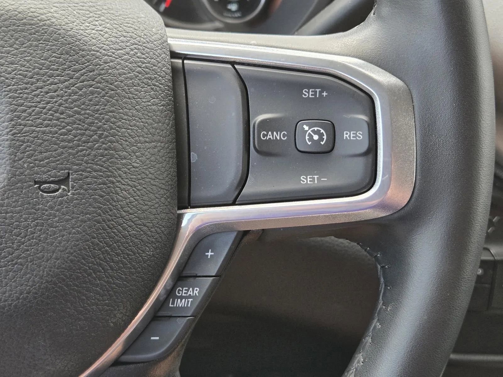 Used 2024 RAM 3500 Laramie w/ Towing Technology Group image 18