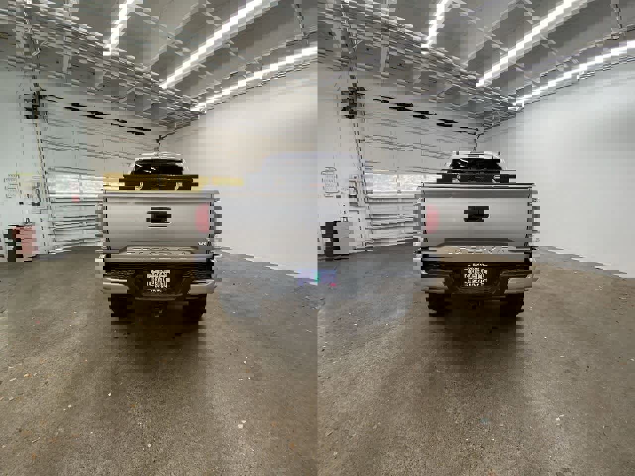 Used 2020 Toyota Tacoma TRD Off-Road image 5