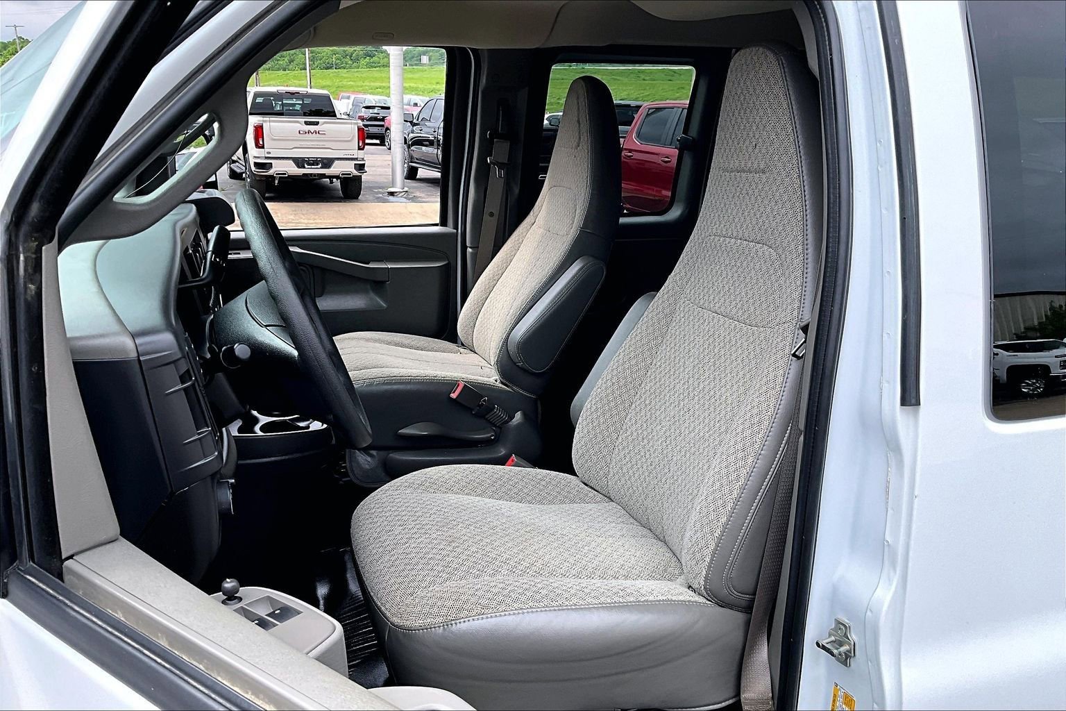 Used 2025 Chevrolet Express 2500 LT w/ LT Preferred Equipment Group RWD image 25