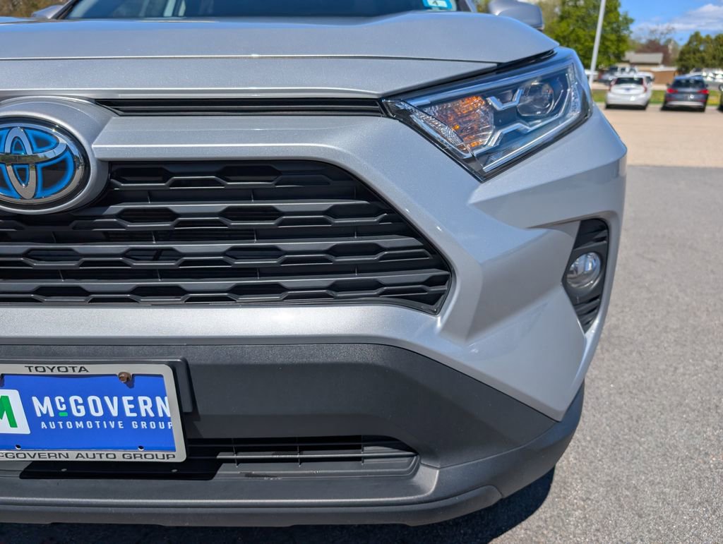 Used 2021 Toyota RAV4 XLE w/ Convenience Package AWD/4WD image 11