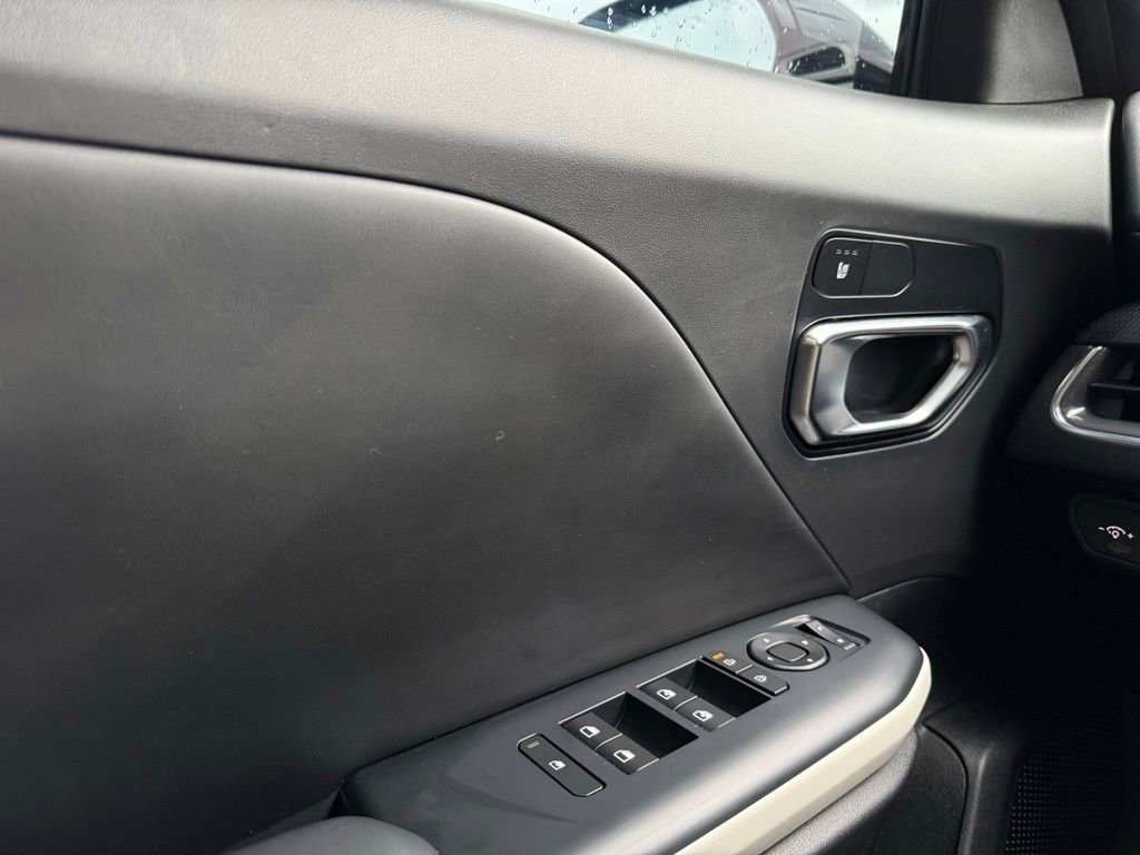 Used 2025 Kia K4 GT-Line w/ GT-Line Sunroof Package image 11