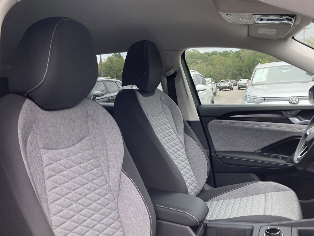 New 2025 Volkswagen Tiguan S image 17