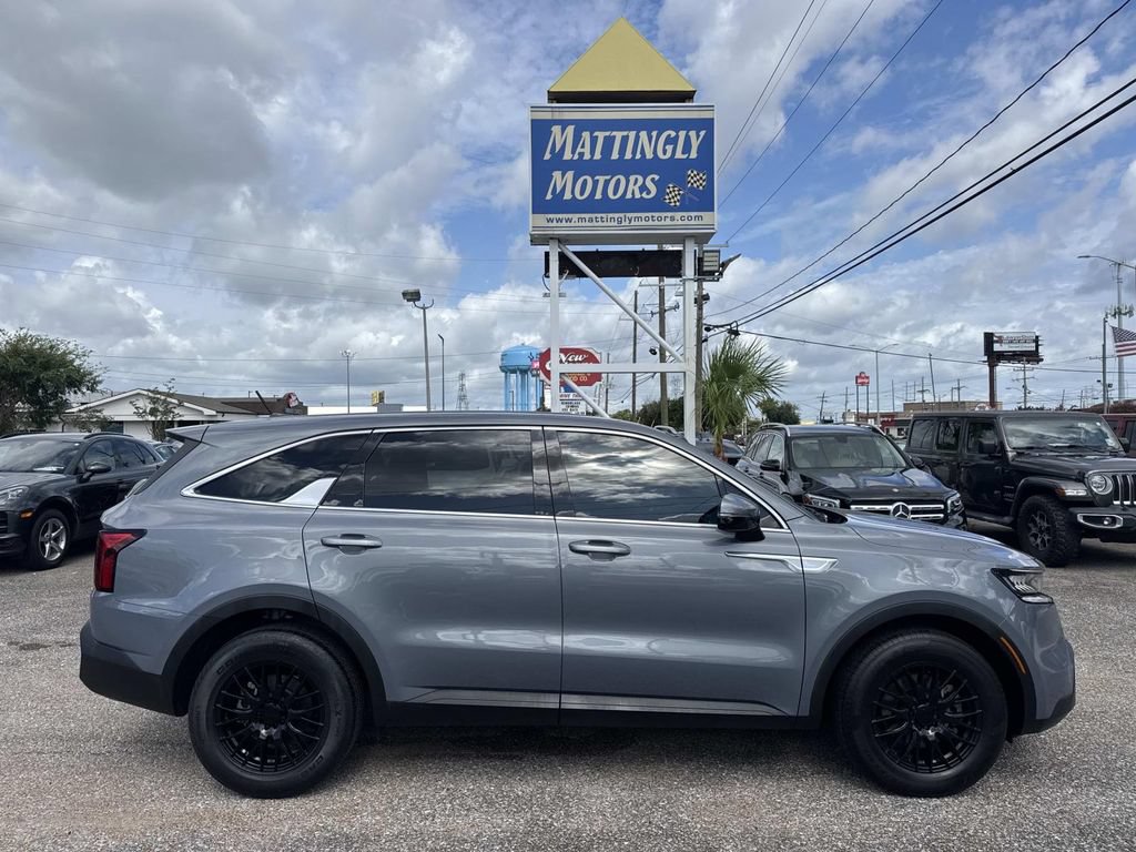 Used 2023 Kia Sorento LX FWD image 10