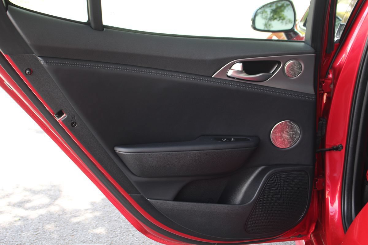 Used 2018 Kia Stinger GT2 RWD image 14