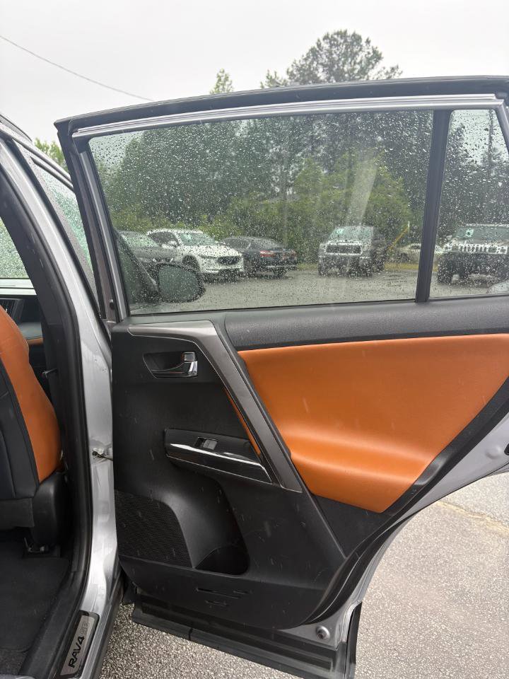 Used 2017 Toyota RAV4 SE FWD image 17