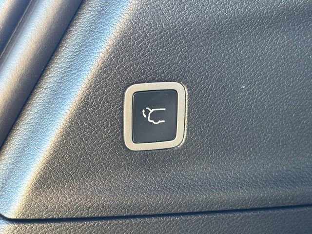 New 2026 Chrysler Pacifica Select image 12