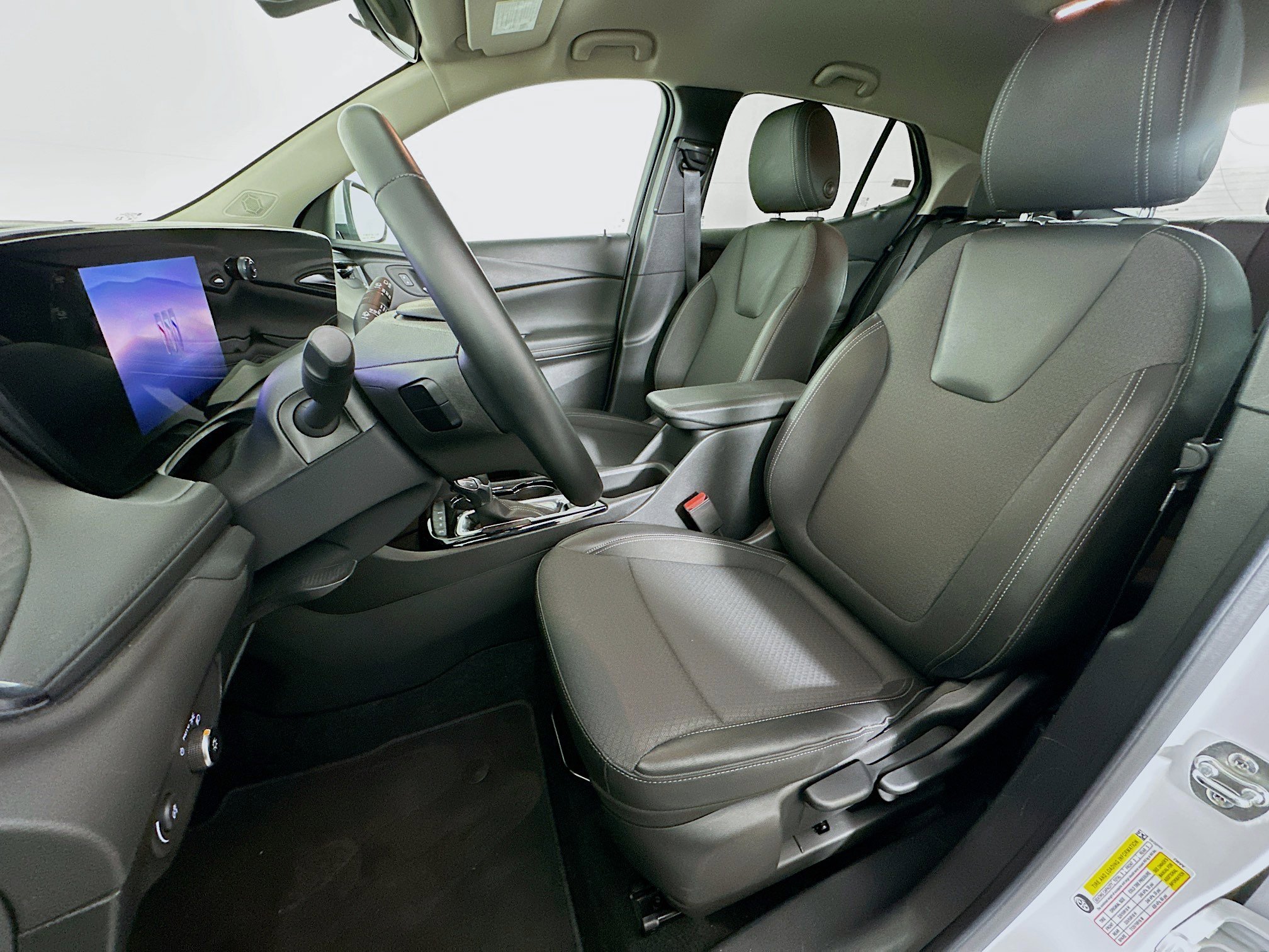 Used 2025 Buick Encore GX Preferred image 13