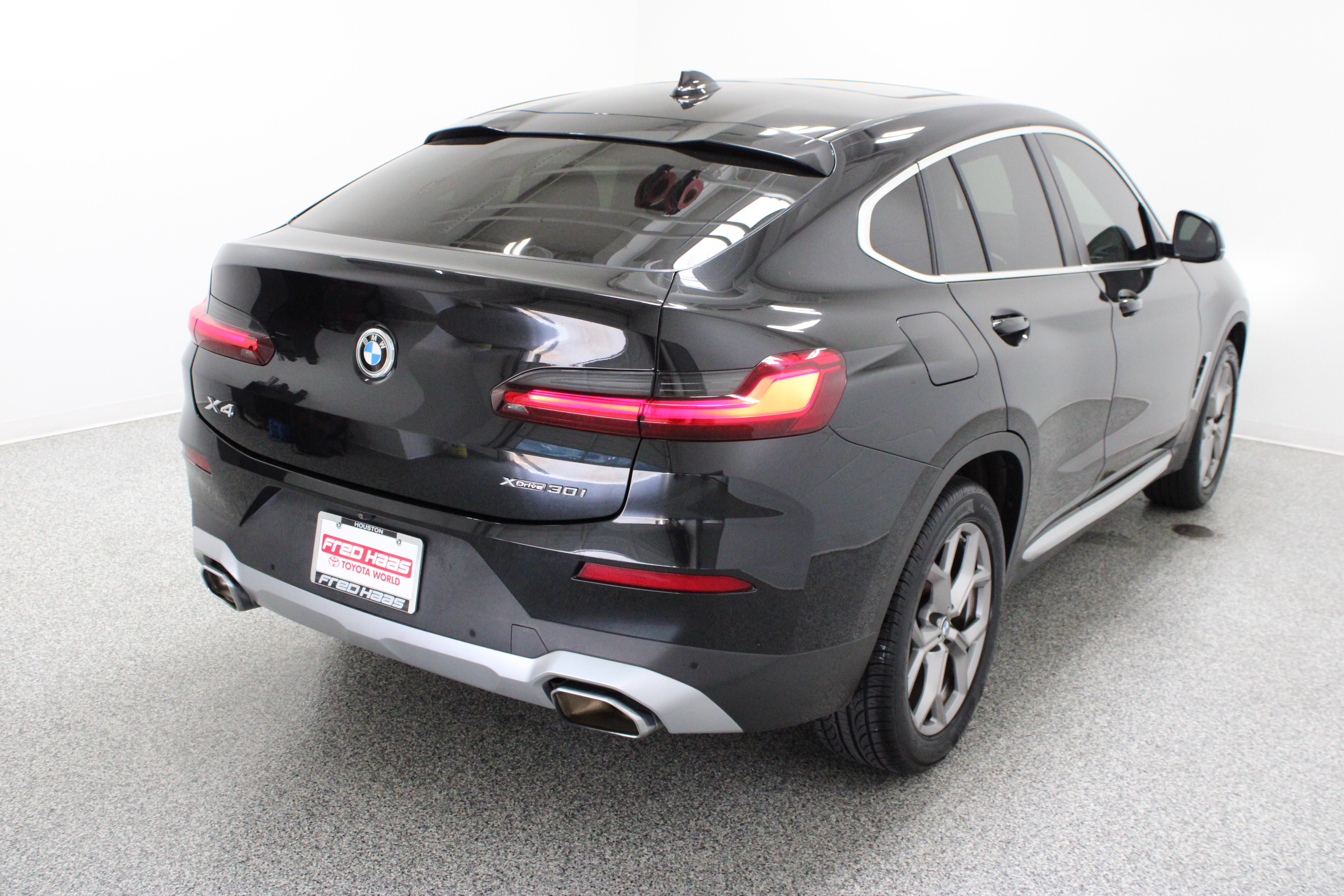 Used 2023 BMW X4 xDrive30i AWD/4WD image 7