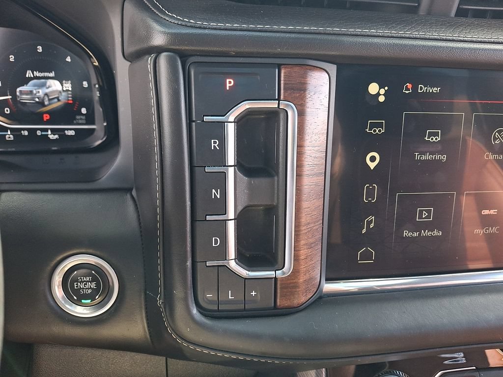 Used 2023 GMC Yukon XL Denali Ultimate AWD/4WD image 15