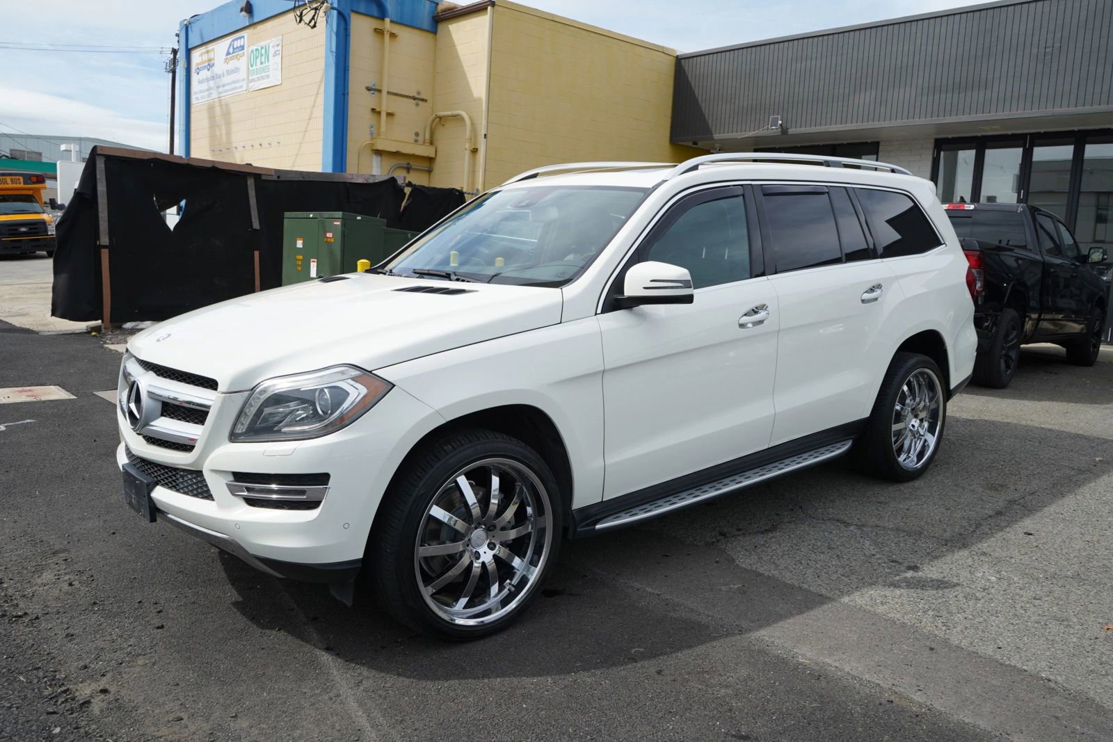 Used 2013 Mercedes-Benz GL 320 BlueTEC 4MATIC image 5