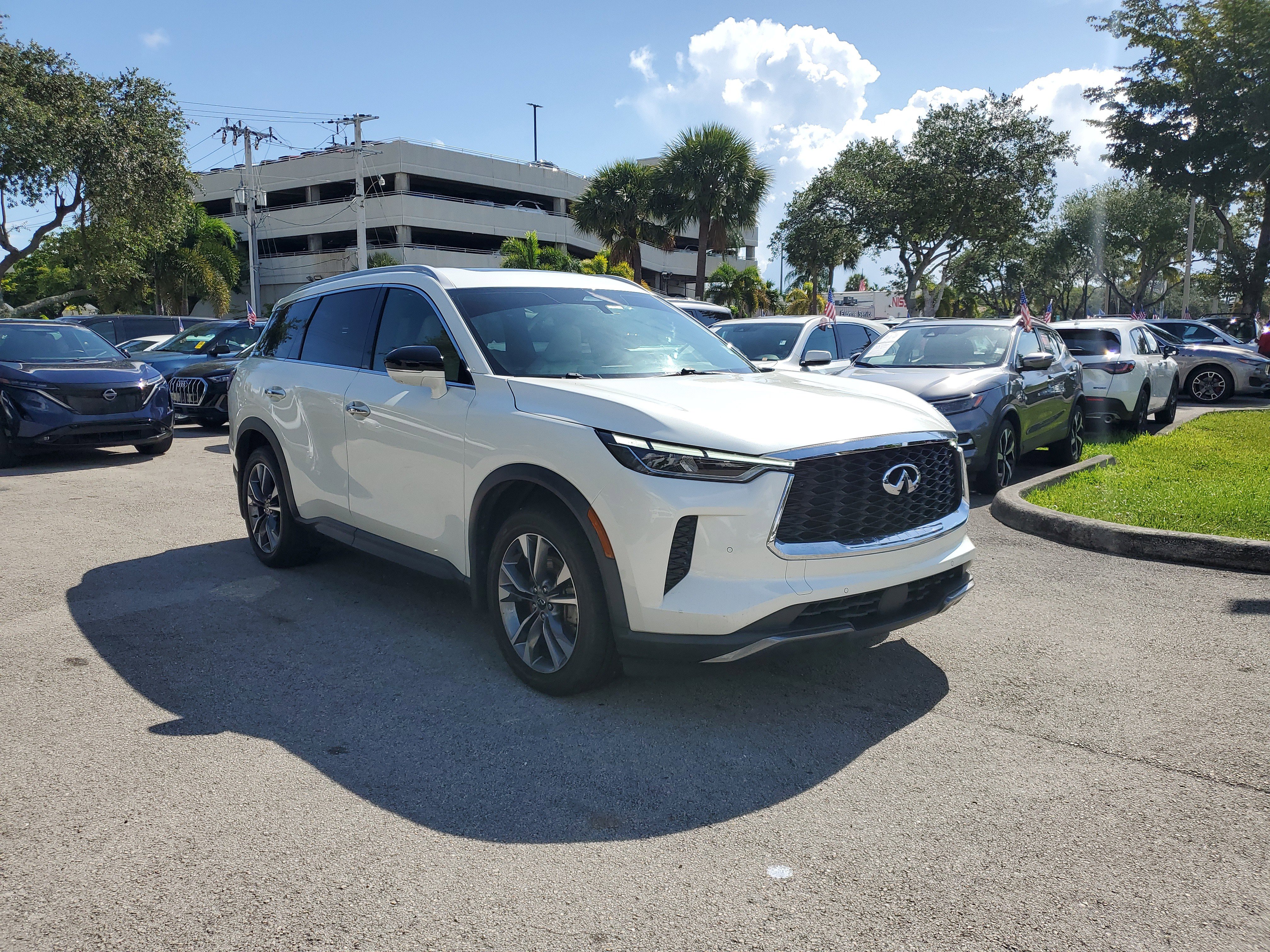 Used 2022 INFINITI QX60 Luxe image 3