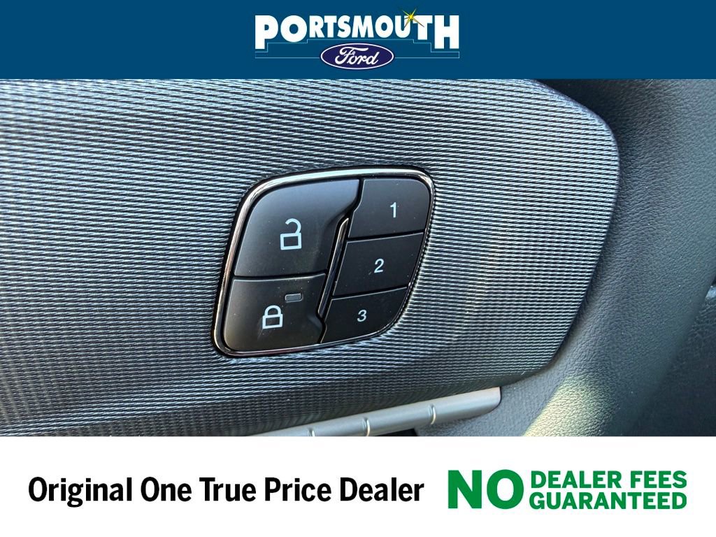 New 2026 Ford Explorer ST-Line w/ ST-Line Street Pack image 26