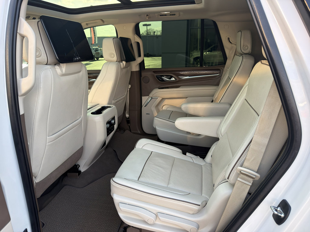 Used 2021 GMC Yukon Denali w/ Denali Premium Package image 11