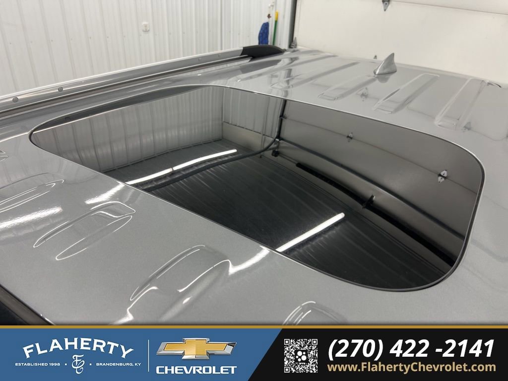 Used 2023 Chevrolet Traverse High Country image 38