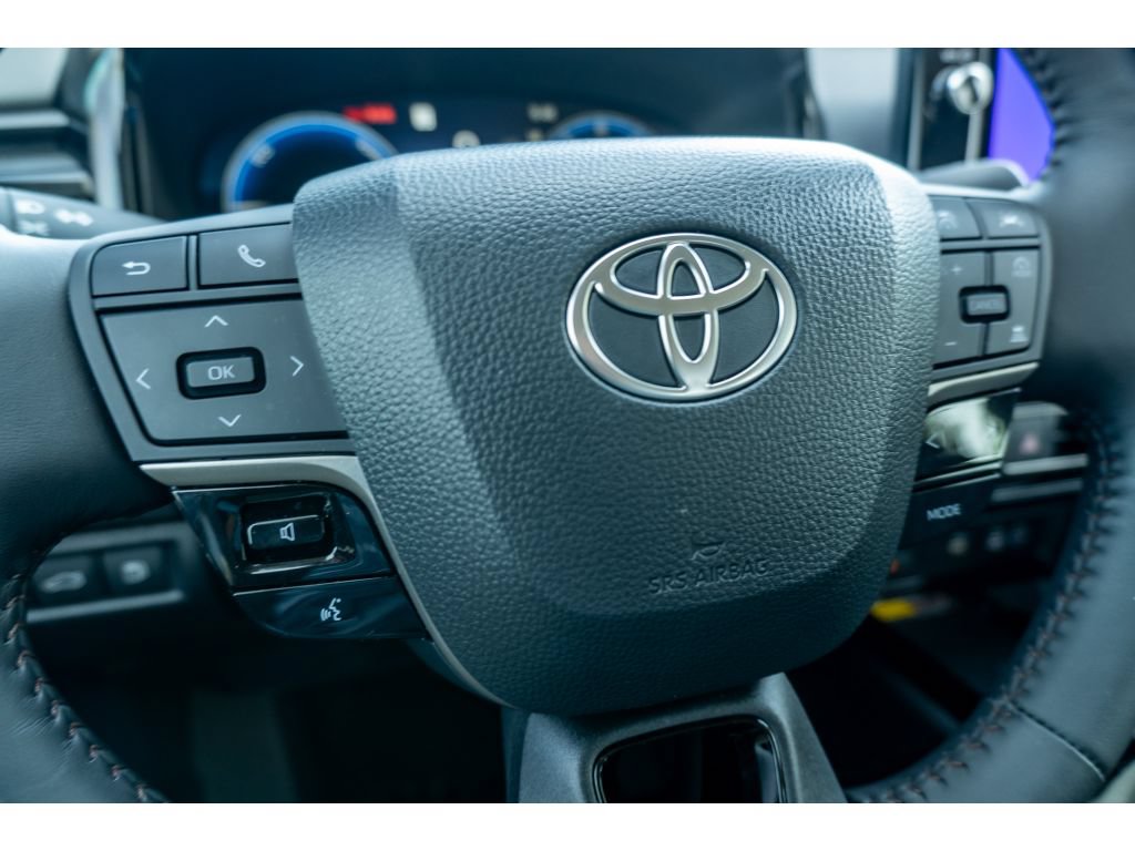 Used 2026 Toyota Camry XLE FWD image 30