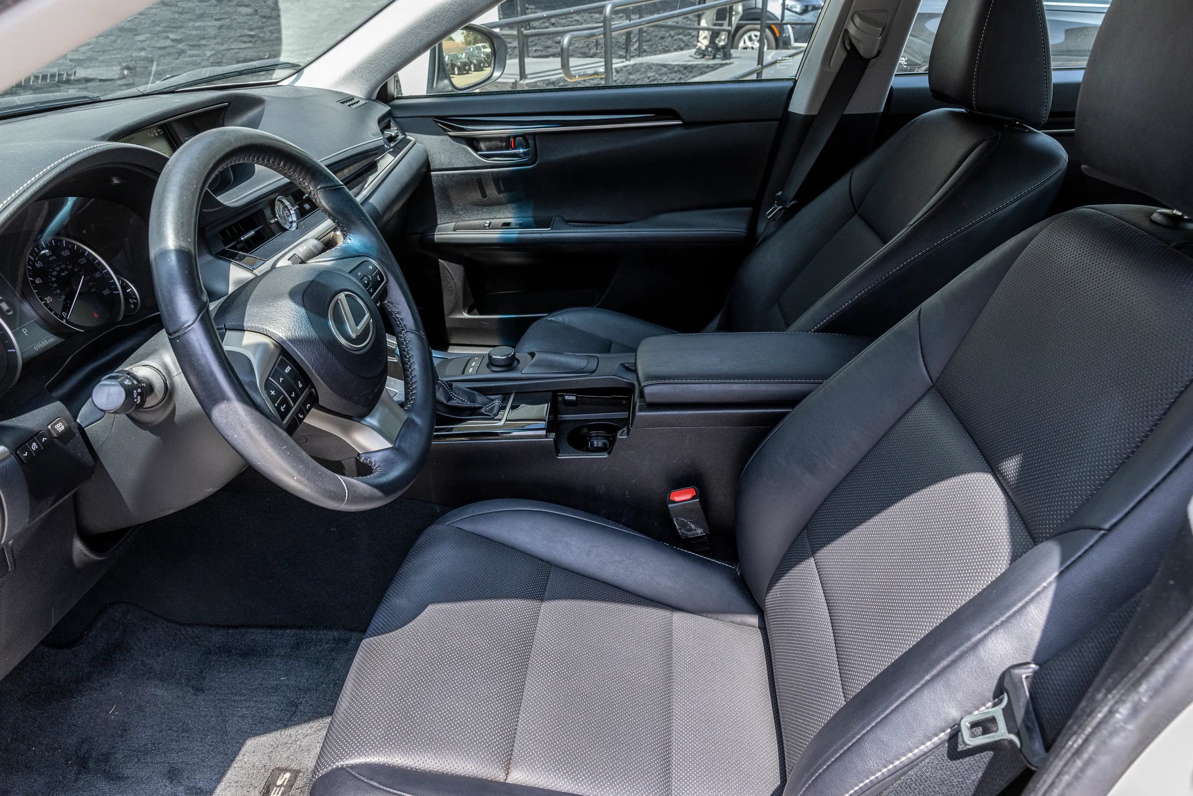 Used 2017 Lexus ES 350 w/ Accessory Package 2 FWD image 17