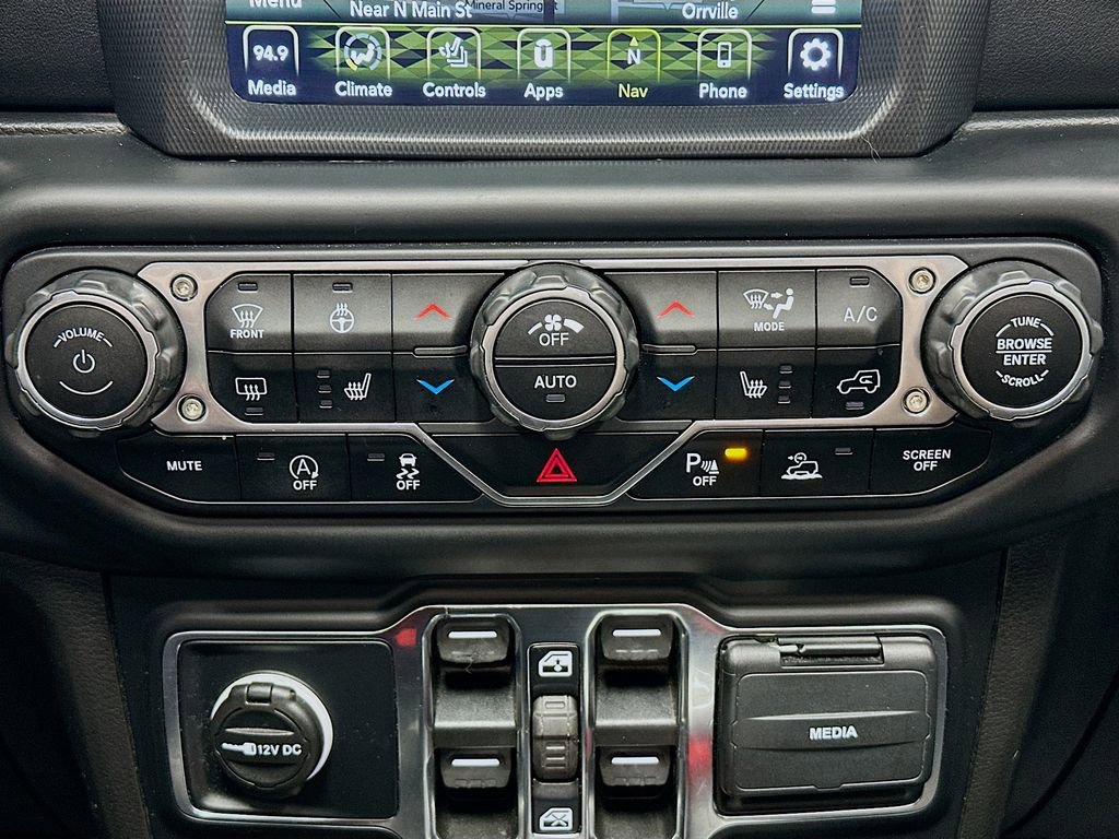 Used 2021 Jeep Wrangler Unlimited Sahara w/ Uconnect 4C Nav & Sound Group image 17