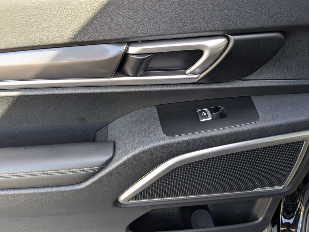 Used 2025 Kia Telluride S image 25