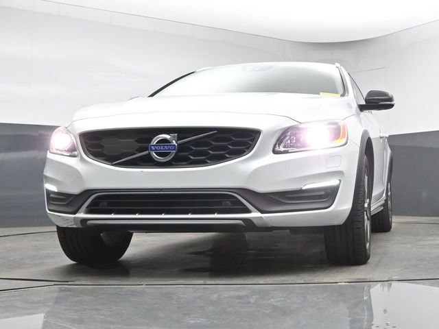 Used 2017 Volvo V60 T5 Cross Country Platinum AWD/4WD image 12