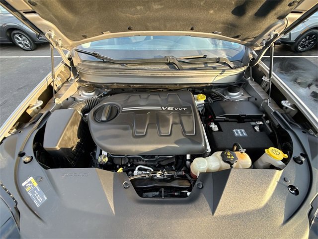 Used 2019 Jeep Cherokee Latitude w/ Cold Weather Group image 31