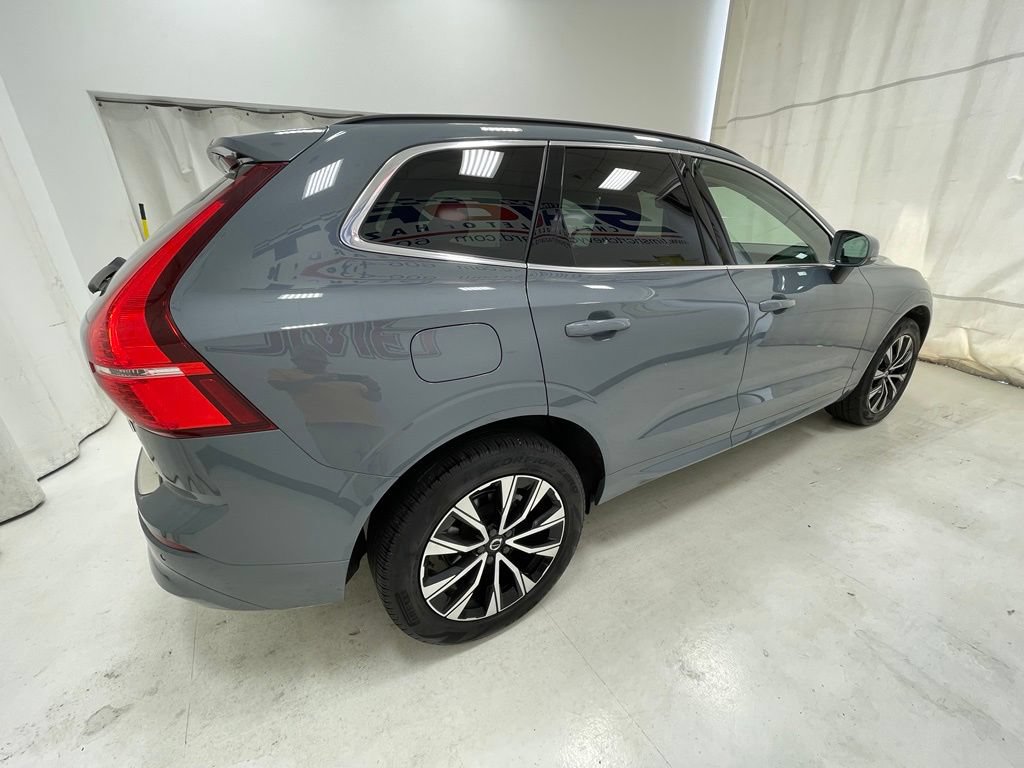 Used 2023 Volvo XC60 B5 Core w/ Climate Package AWD/4WD image 4