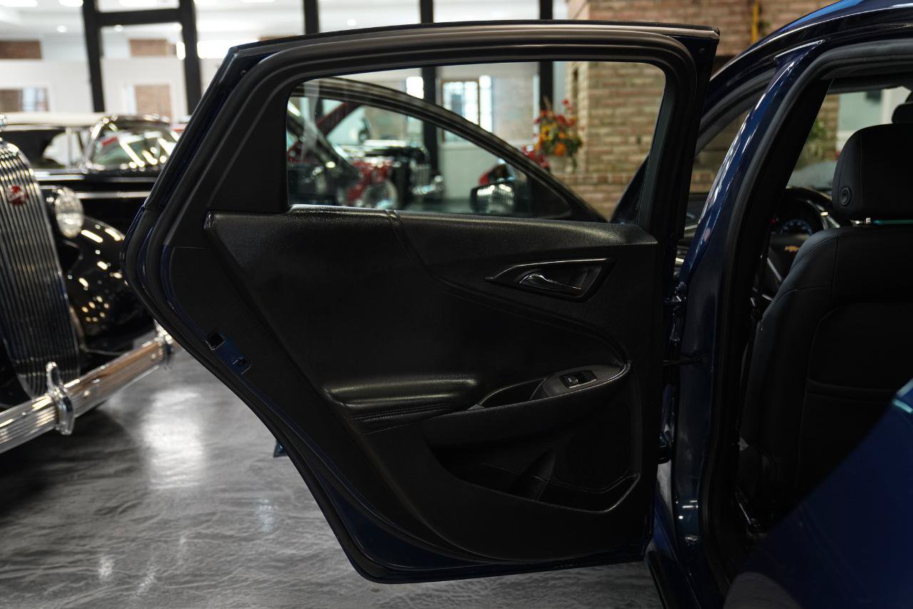 Used 2019 Chevrolet Malibu LT w/ Leather Package FWD image 18