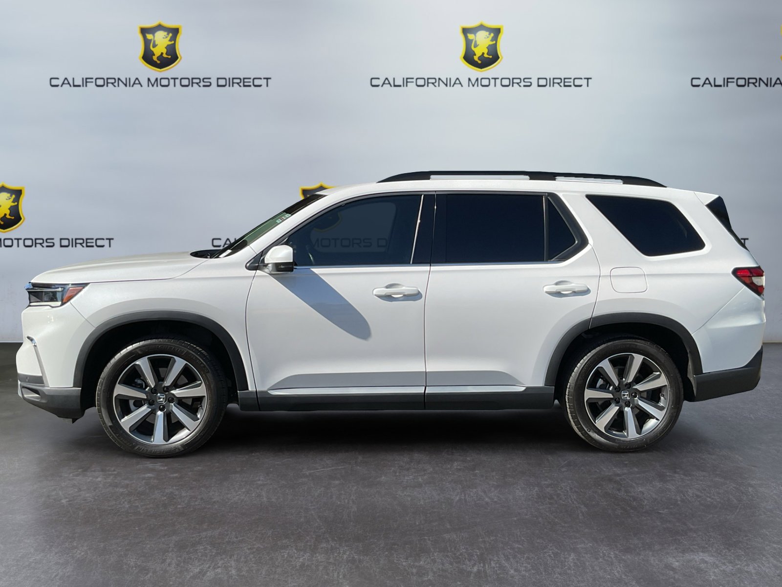 Used 2024 Honda Pilot Touring image 8