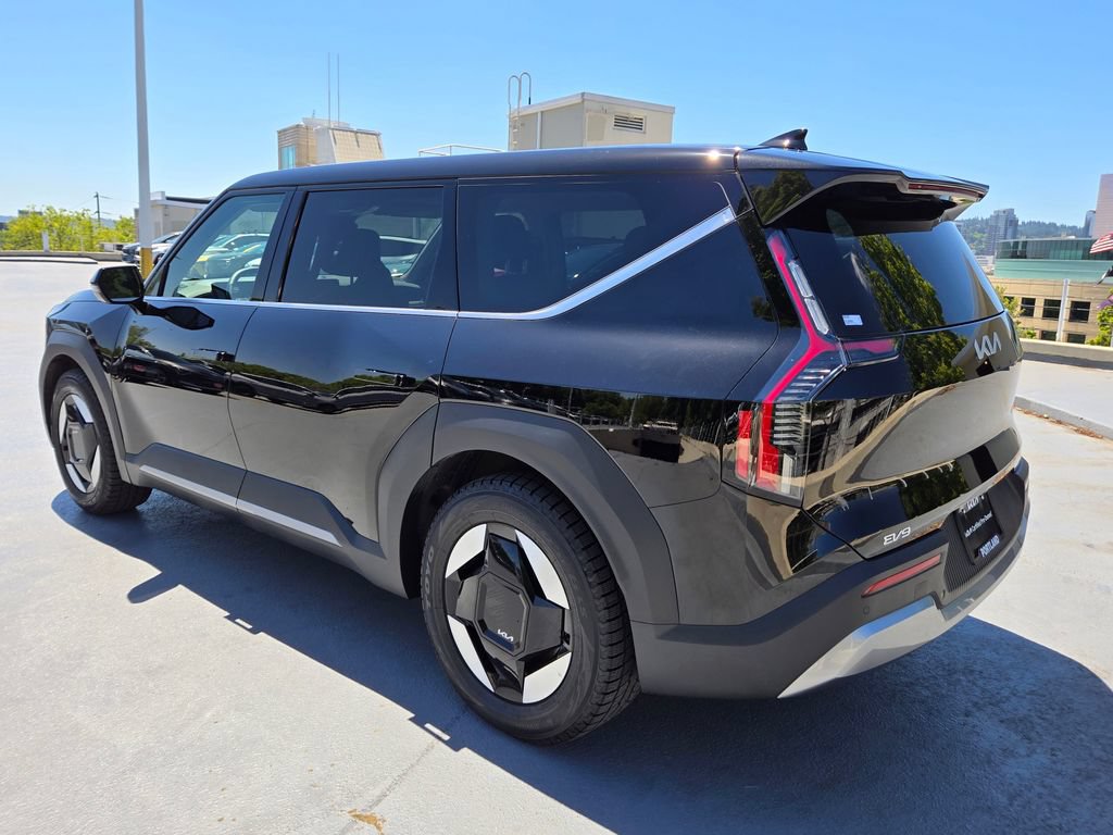 Certified 2024 Kia EV9 Light Long Range RWD image 6