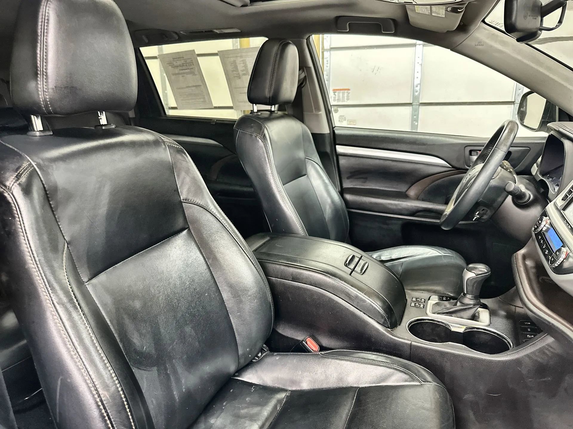 Used 2016 Toyota Highlander XLE image 29