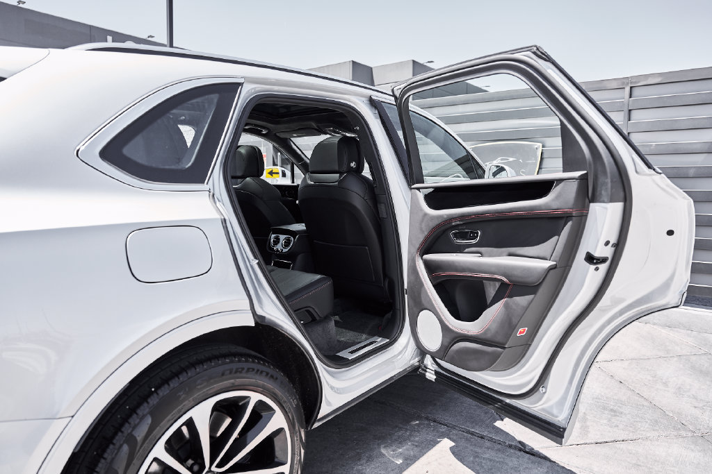 Used 2021 Bentley Bentayga AWD/4WD image 25