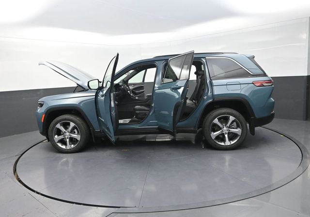 New 2026 Jeep Grand Cherokee Limited AWD/4WD image 32