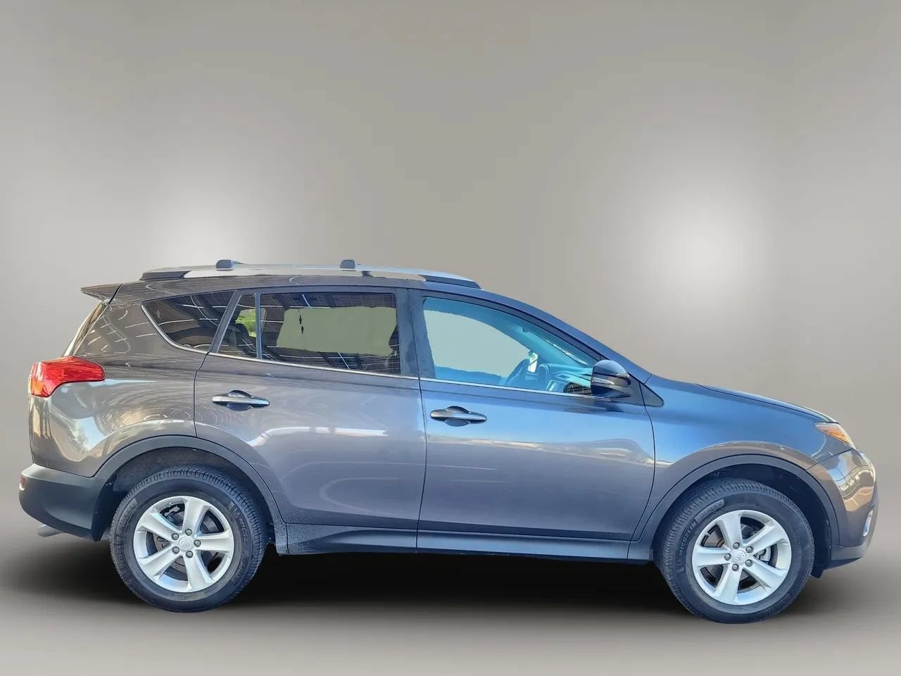 Used 2014 Toyota RAV4 XLE AWD/4WD image 3