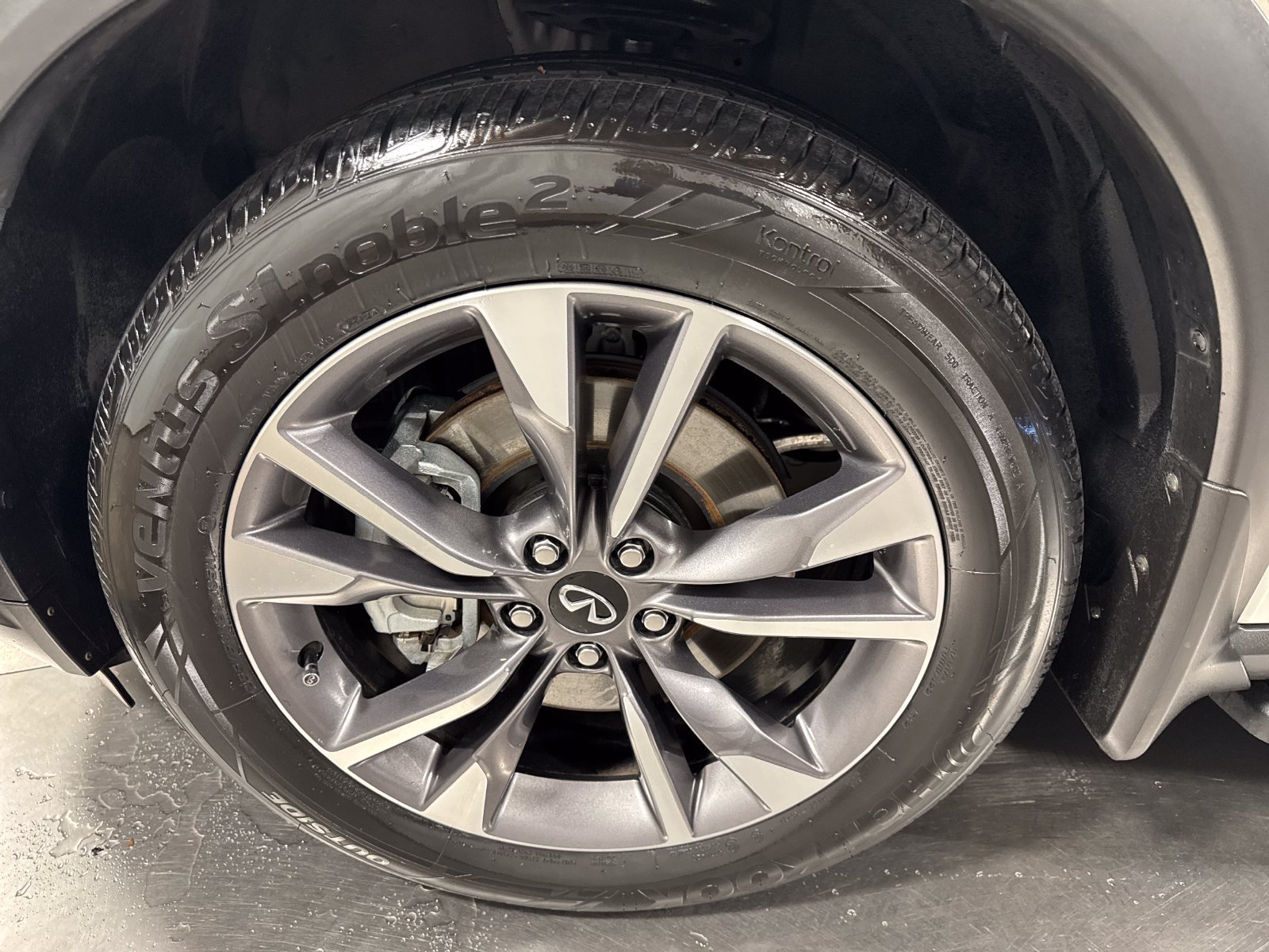 Used 2022 INFINITI QX60 Luxe w/ Performance Audio Package AWD/4WD image 2