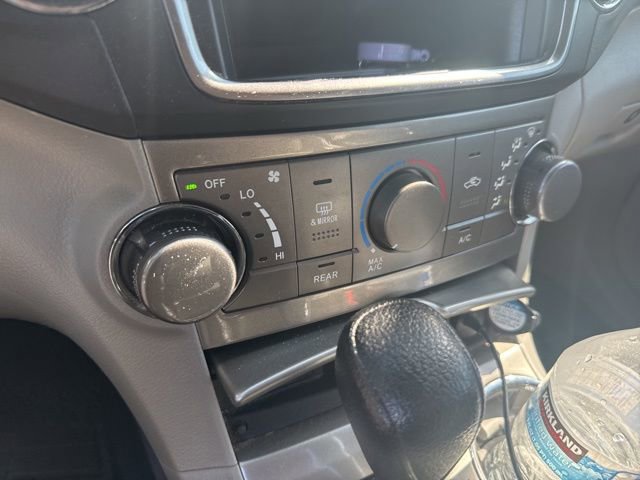 Used 2013 Toyota Highlander Plus FWD image 9