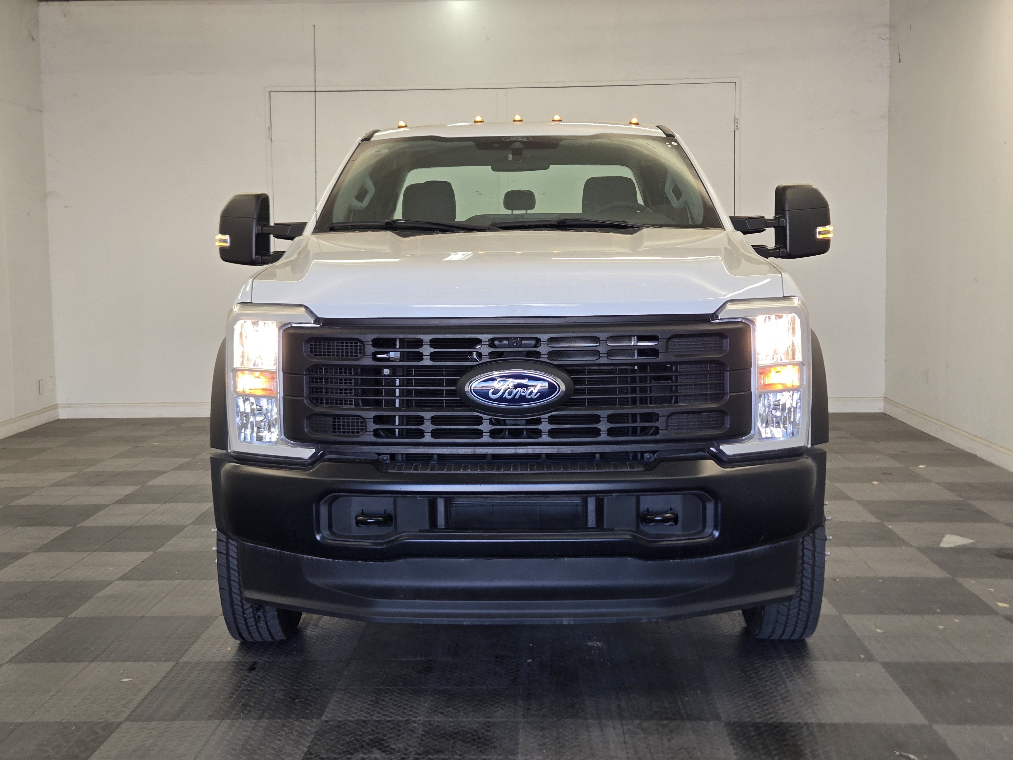 Used 2024 Ford F550 4x4 SuperCab Super Duty image 3